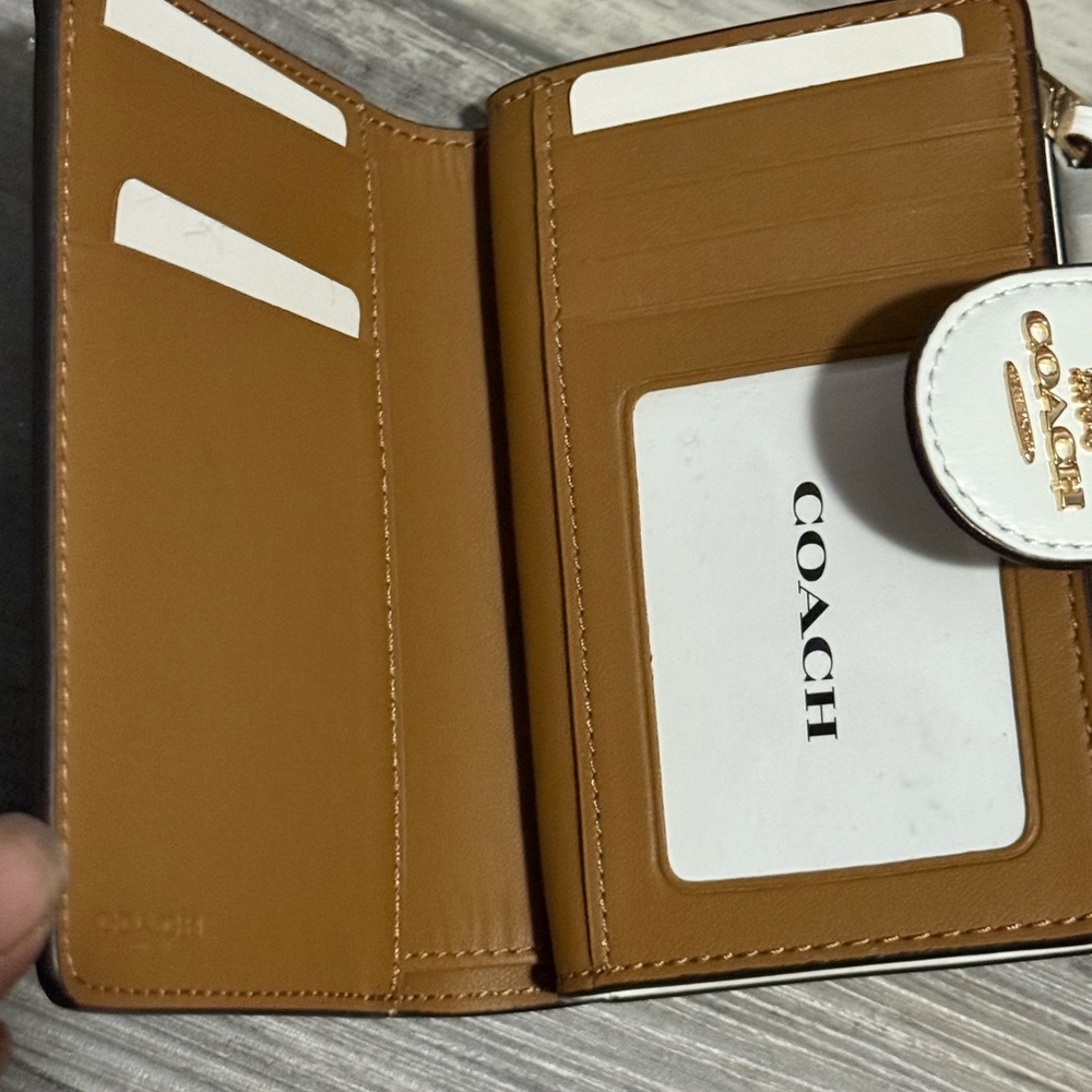 Coach Ivory Leather Wallet with Gold Accents NWOT - Picture 6 of 8